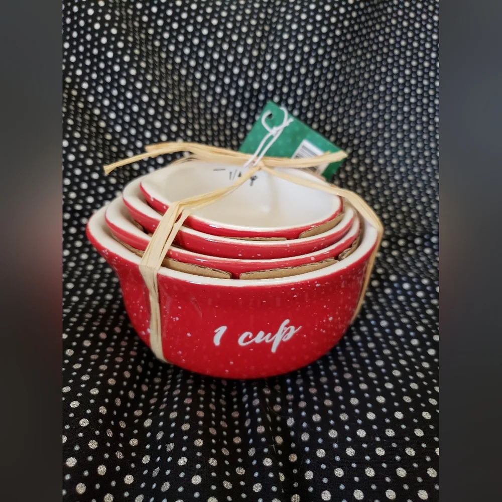 Christmas Measuring Cups Set Of 4 New